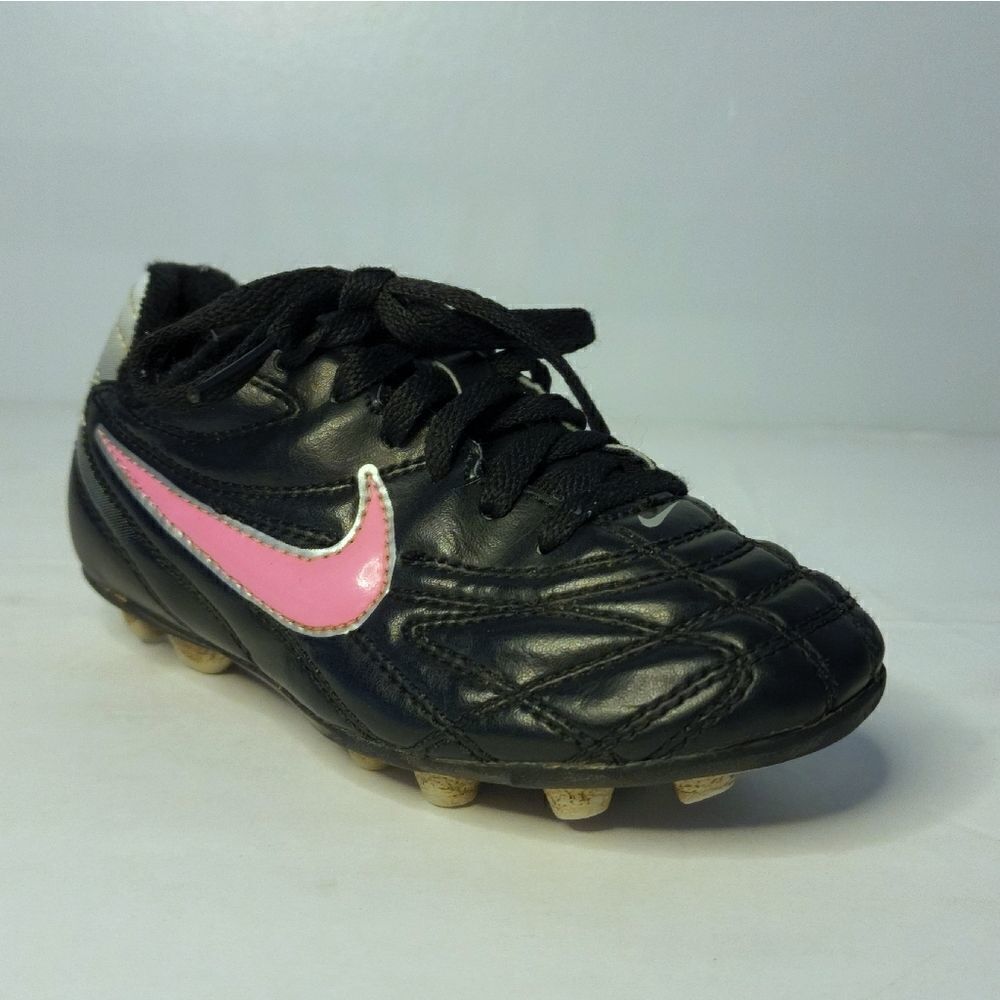 Nike soccer ⚽️ cleats kids size 10 pink and black